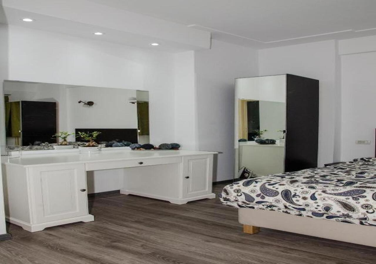 Four Rooms Apartment Central Bukarest Exterior foto
